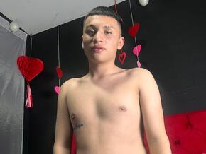 AronnSweet194