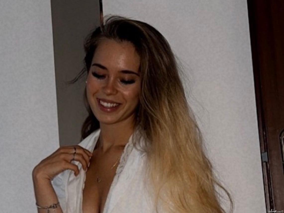 AvaKiss21