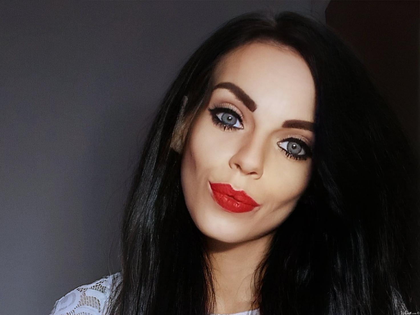 CassieDark1