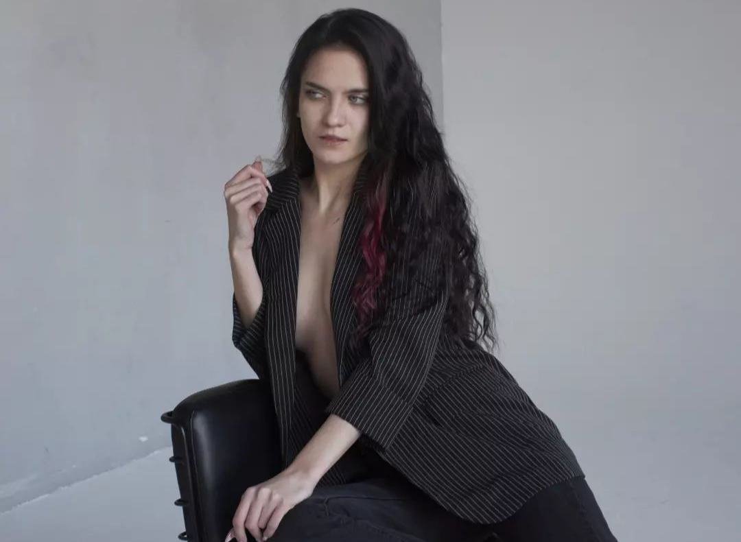 Emma_Mira