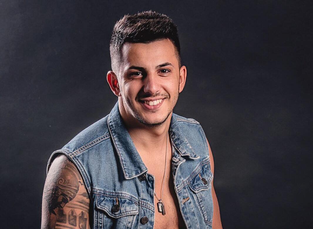 Handsomedeniss