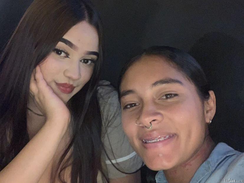 Isabel_and_Mia