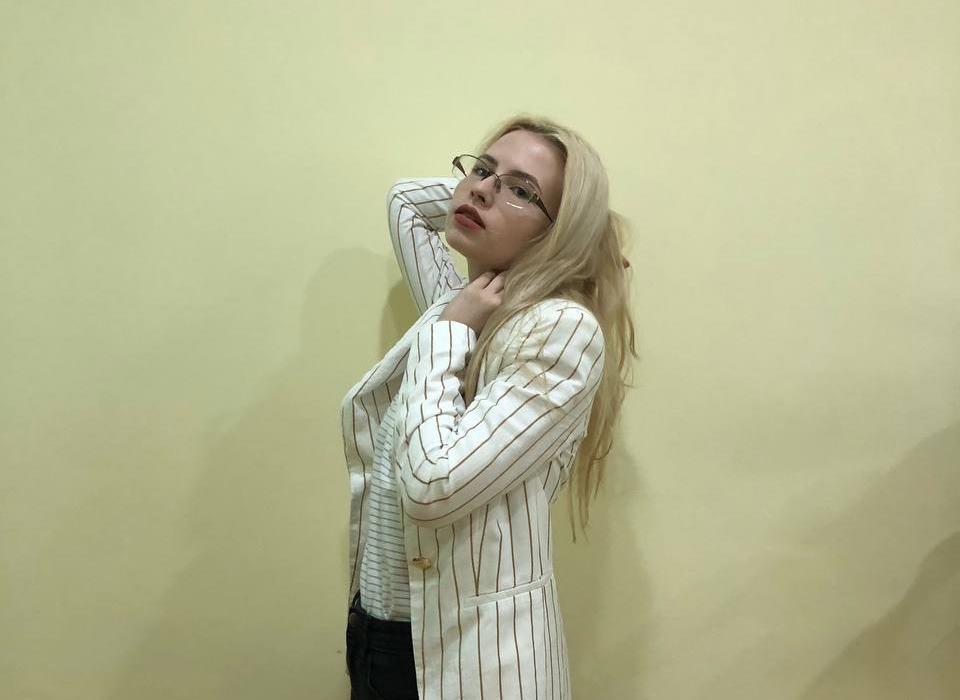 Mila_Howardd